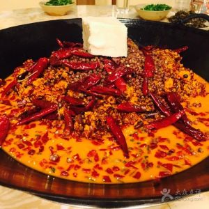 火鍋底料廠(chǎng)，冬季吃火鍋帶來(lái)的不止是美食也是養生