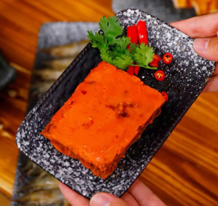 如何慧眼識牛油紅油底料？秘訣在手，美味即成半！